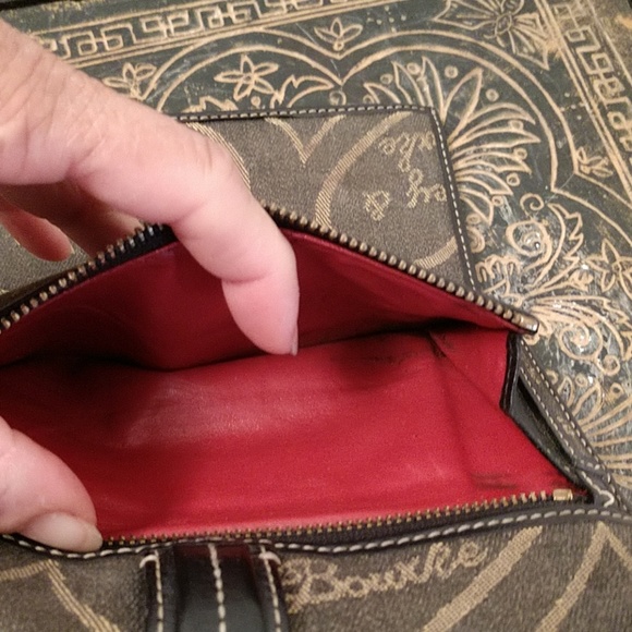 Dooney and Bourke Wallet - Picture 6 of 11